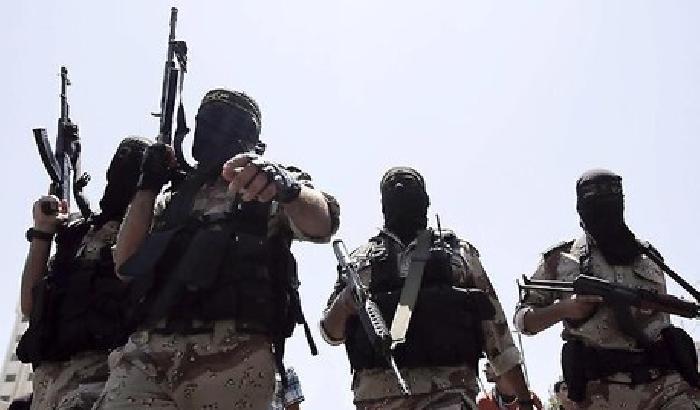 Tunisia: scoperti 61 campi di addestramento jihadisti