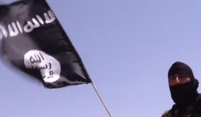 011EF2-NEWS_148701 Isis: bandiere nere a Rafah nel Sinai