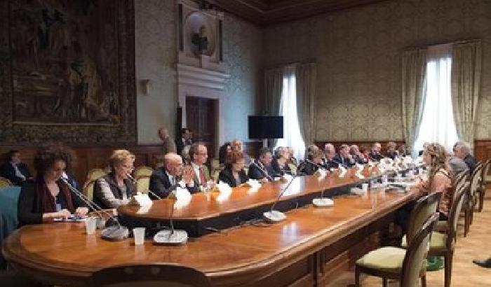 011F10-NEWS_148763 Scuola, i sindacati: blocco degli scrutini