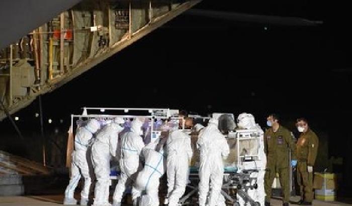 Ebola, l'infermiere sardo febbrile ma lucido