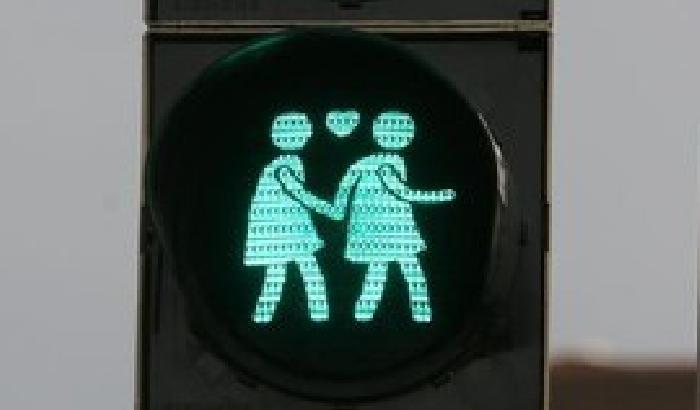 A Vienna arrivano i semafori con coppie gay