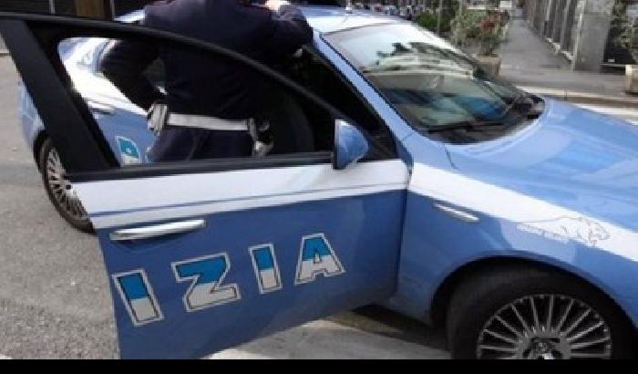 Arrestato un 17enne per l'omicidio della madre