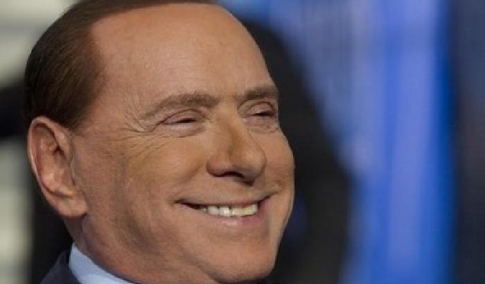 012003-NEWS_149244 Berlusconi si arrende: sono fuori dalla politica