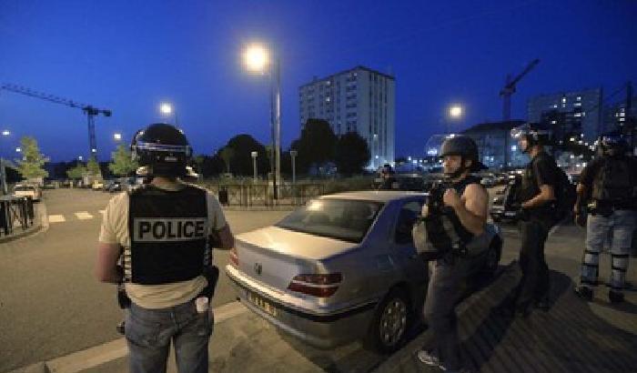 Francia: assolti gli agenti che scatenarono la rivolta nelle banlieue