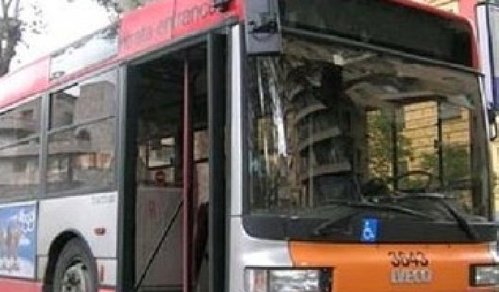 012021-NEWS_149305 Insulti razzisti sul bus, ma i passeggeri si ribellano