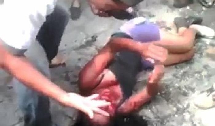 Video shock in Guatemala, 16enne bruciata viva