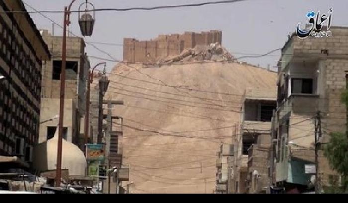 L'Isis pubblica nuove foto sulla prigione infernale di Palmira