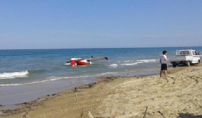 012250-NEWS_150371 Scontro in volo tra due aerei acrobatici: un disperso