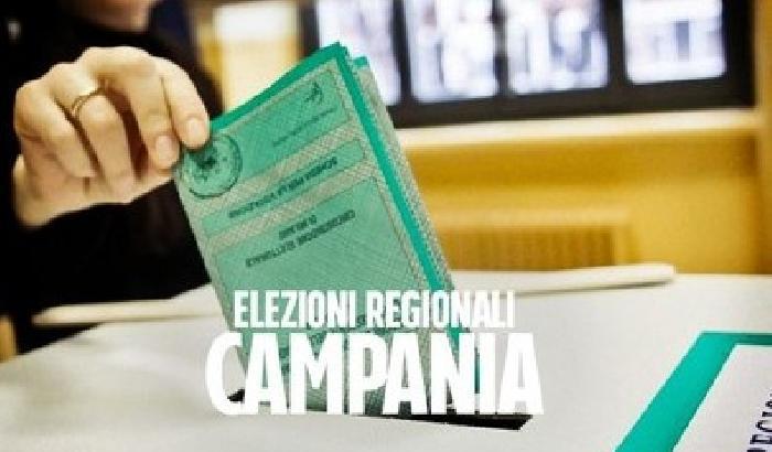 0122CE-NEWS_150627 Dal blog di Grillo: la soluzione per la Campania è tornare al voto