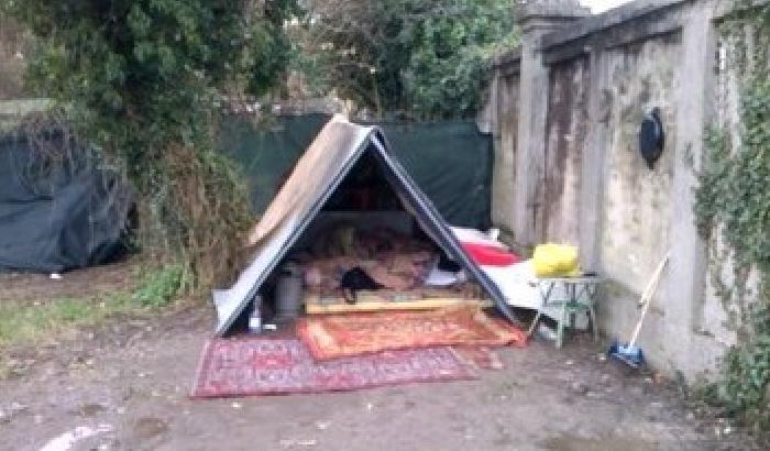 012344-NEWS_150839 Dalle baracche alla tendopoli: Cosenza sgombera il suo storico campo rom