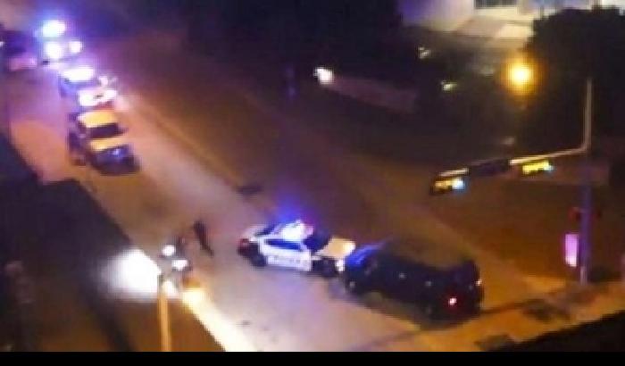 01249D-NEWS_151531 Dallas, colpito dai cecchini l'uomo che ha attaccato la sede della polizia