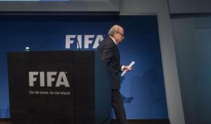 Fifa, Blatter fa marcia indietro?