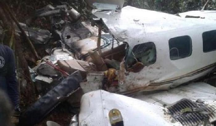 Colombia, cade aereo: madre e figlio ritrovati vivi dopo 4 giorni