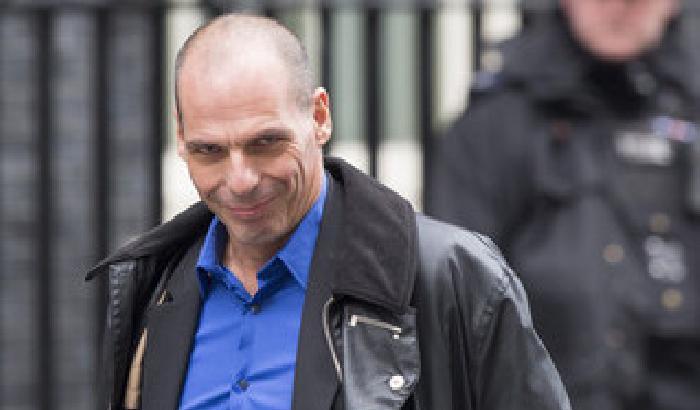 Grecia, Varoufakis: pronti a ricorrere contro un'uscita forzata dall'Eurozona