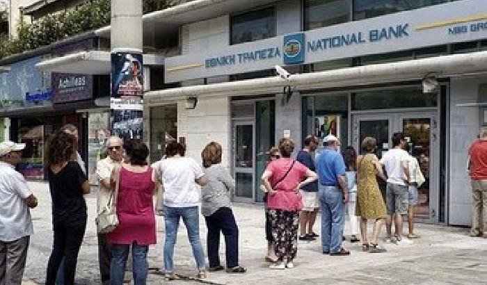 Grecia, prelievo contanti bancomat: da 60 a 20 euro al giorno