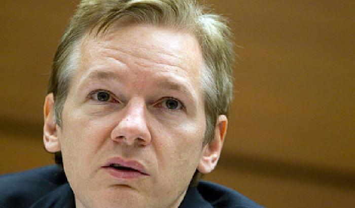Assange: attenti al potere immenso di  Google