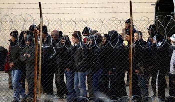 Migranti in trappola tra soprusi e criminalità