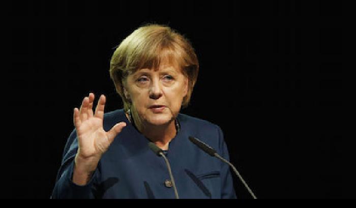 La Merkel agli albanesi: niente più asili