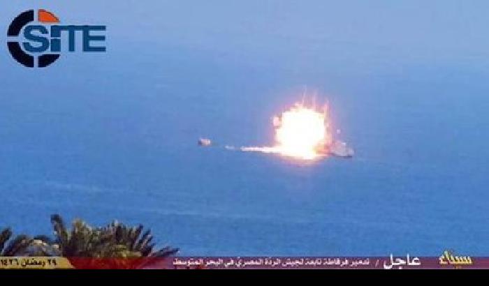 012A26-NEWS_154506 L'Isis: abbiamo distrutto una nave egiziana