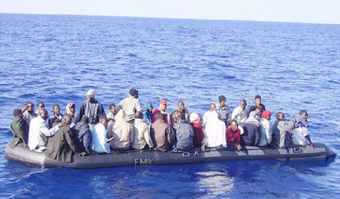 Migranti, naufragio con decine di morti a largo della Libia