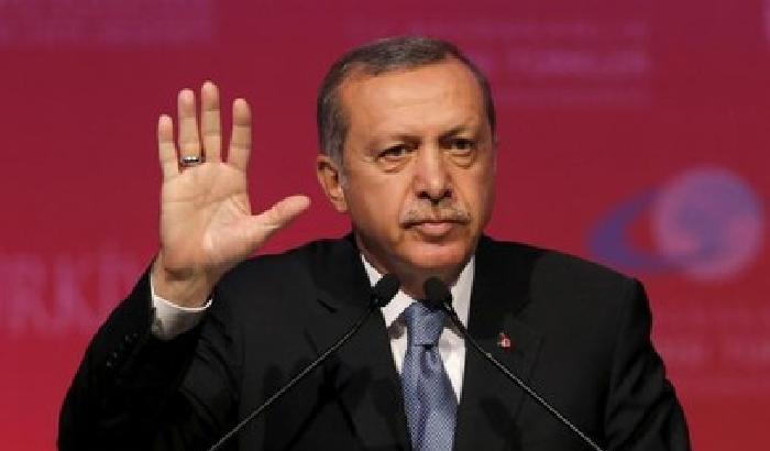 Erdogan nella bufera per vicinanze sospette con Isis