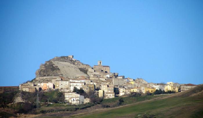 Molise, crolla cupola di una chiesa: morto un operaio