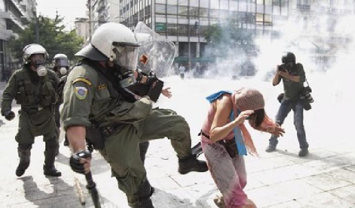 Esperimenti fatali sulla Grecia: una nuova forma di colonialismo