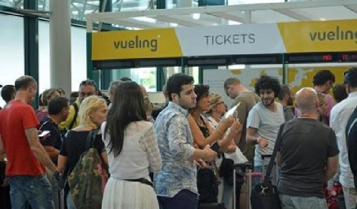 Fiumicino, Enac a Vueling: risolvere i disagi o stop ai voli in Italia