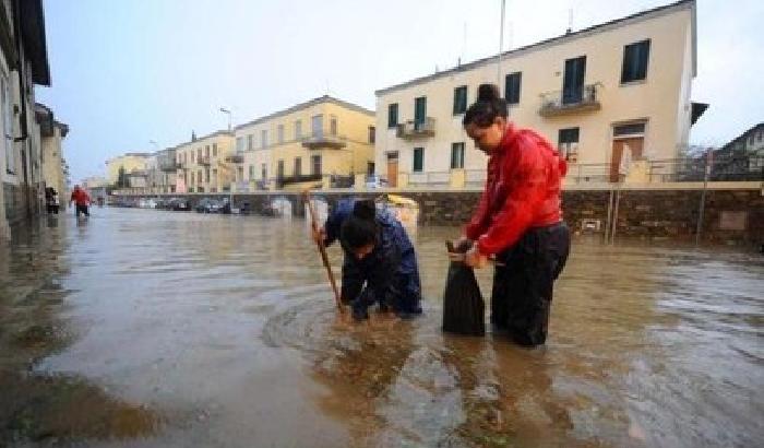 012CEC-NEWS_155924 Toscana, il caos dopo il nubifragio