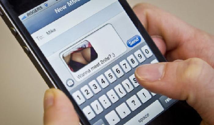 Usa: 8 americani su 10 praticano il sexting