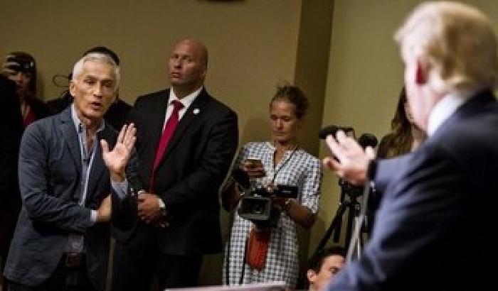 Donald Tump caccia un giornalista dalla conferenza stampa