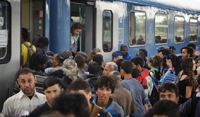 La Gran Bretagna accoglierà 15mila migranti