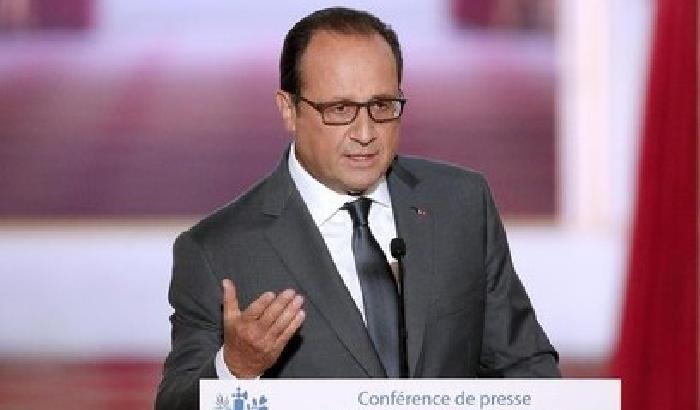 Hollande: al via i raid in Siria, ma nessun intervento di terra
