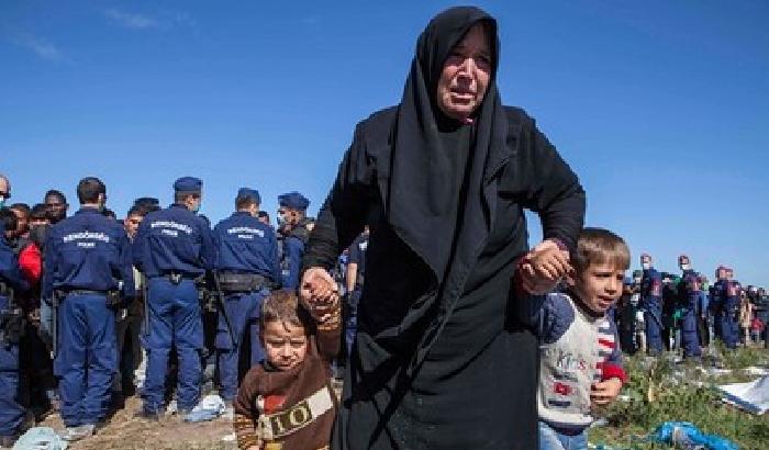 Il progetto Merkel: fare dei Balcani un parcheggio di migranti