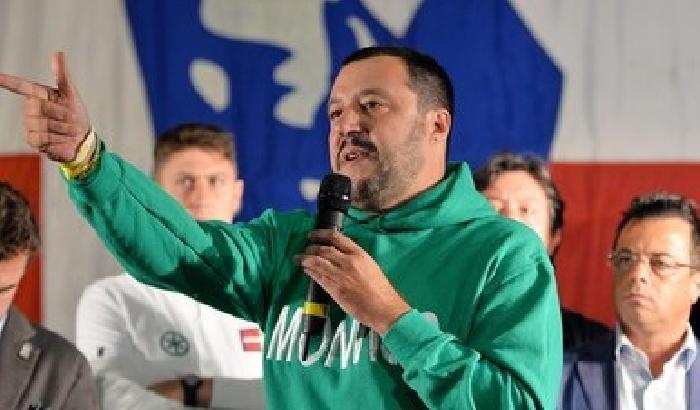Salvini sfida Fassino e l'Anci: ente inutile da abolire