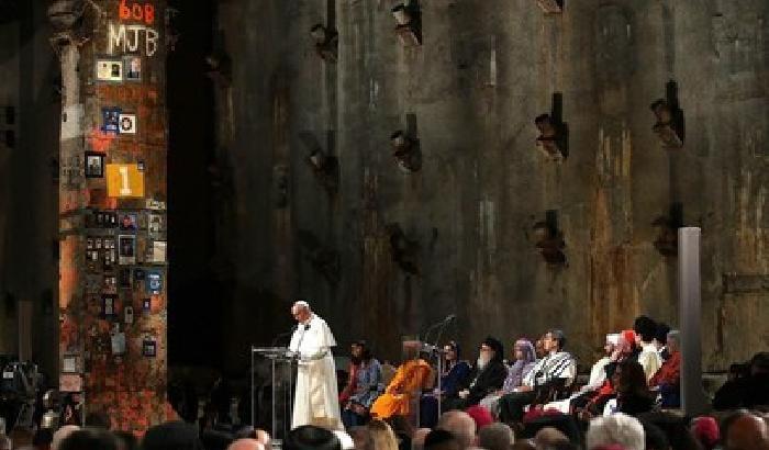 013534-NEWS_160491 Francesco a Ground Zero: la vita trionfi sulla distruzione