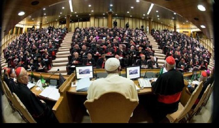 013668-NEWS_161113 Sinodo, Francesco: la Chiesa deve perdonare e non giudicare