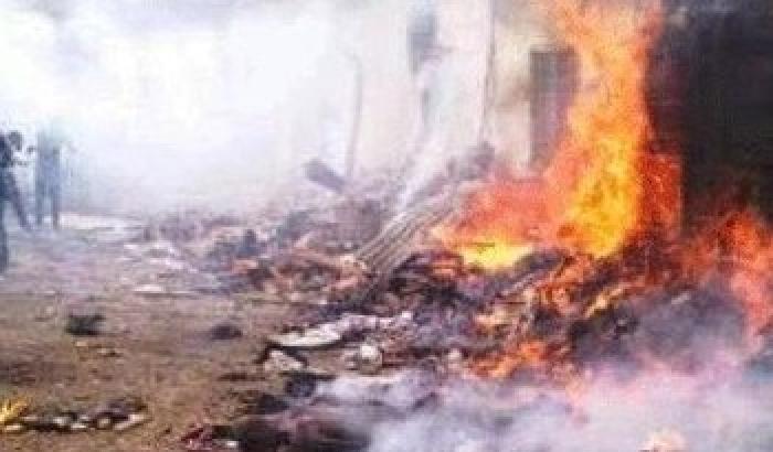 0137B2-NEWS_161799 Camerun: 2 bambine-kamikaze saltano in aria, 9 morti