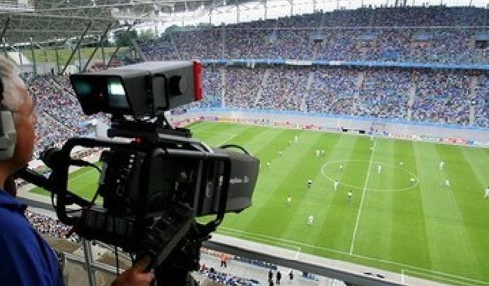 0137F5-NEWS_161946 I pm: l'asta dei diritti tv truccata per favorire Mediaset