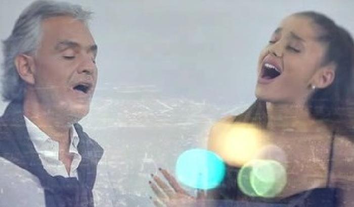 E più ti penso: Andrea Bocelli duetta con Ariana Grande