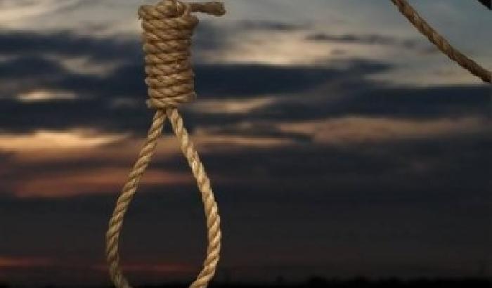 L'Iran impicca una 23enne per un omicidio commesso a 17 anni