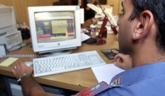 01399A-NEWS_162835 Faceva sesso col figlio di 5 anni e si filmava: arrestata donna