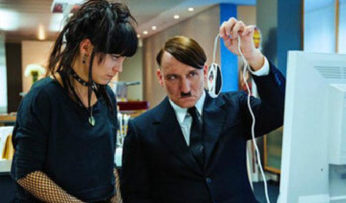 Lui è tornato: il grottesco ritorno di Hitler ai nostri giorni