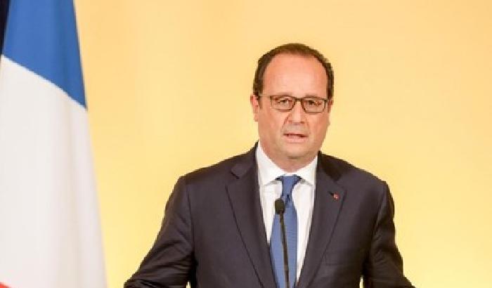 013E3F-NEWS_165350 Hollande: la politica d'accoglienza ai rifugiati continua come deciso