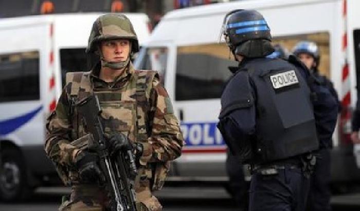 Strage di Parigi: raid in corso a Molenbeek