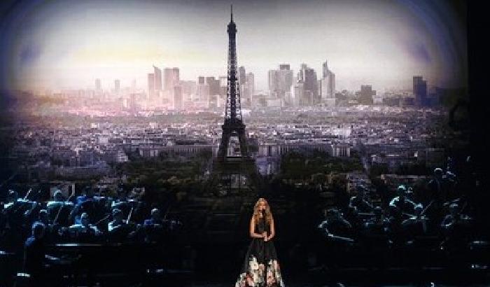 Celine Dion: l’omaggio alle vittime di Parigi
