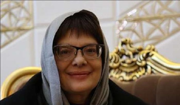 013FA3-NEWS_166155 La presidentessa col velo sbagliato in Iran