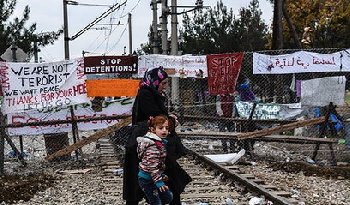 Migranti, esercito schierato