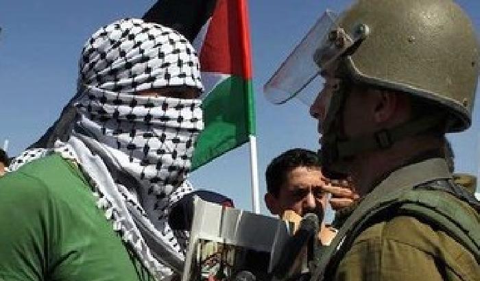 Aggredisce un poliziotto israeliano: palestinese ucciso