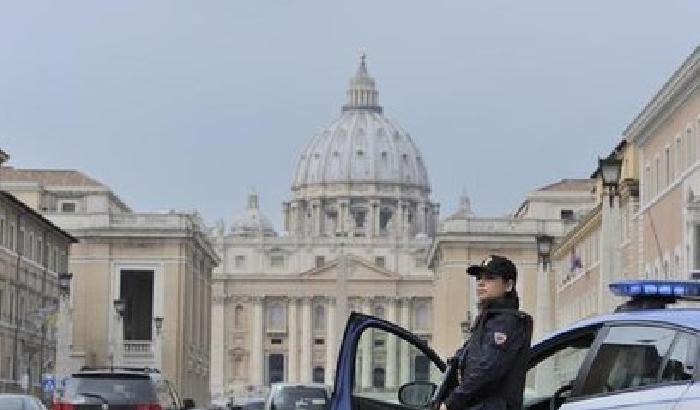 Gridano Allah e poi aggrediscono i militari: 2 arresti a Roma